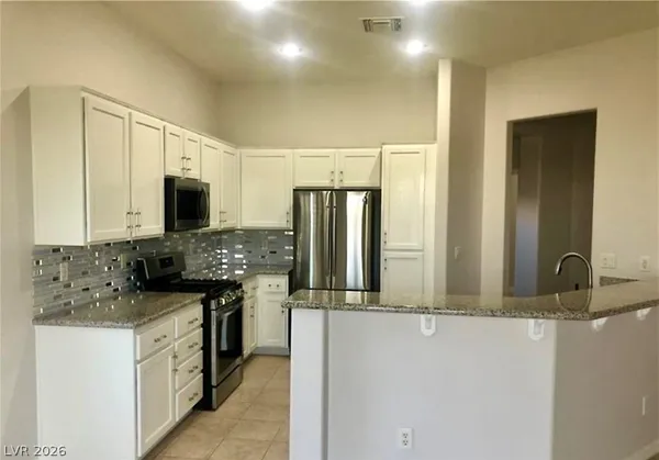 $3,500 | 43 Braelinn Drive, Henderson, NV 89052