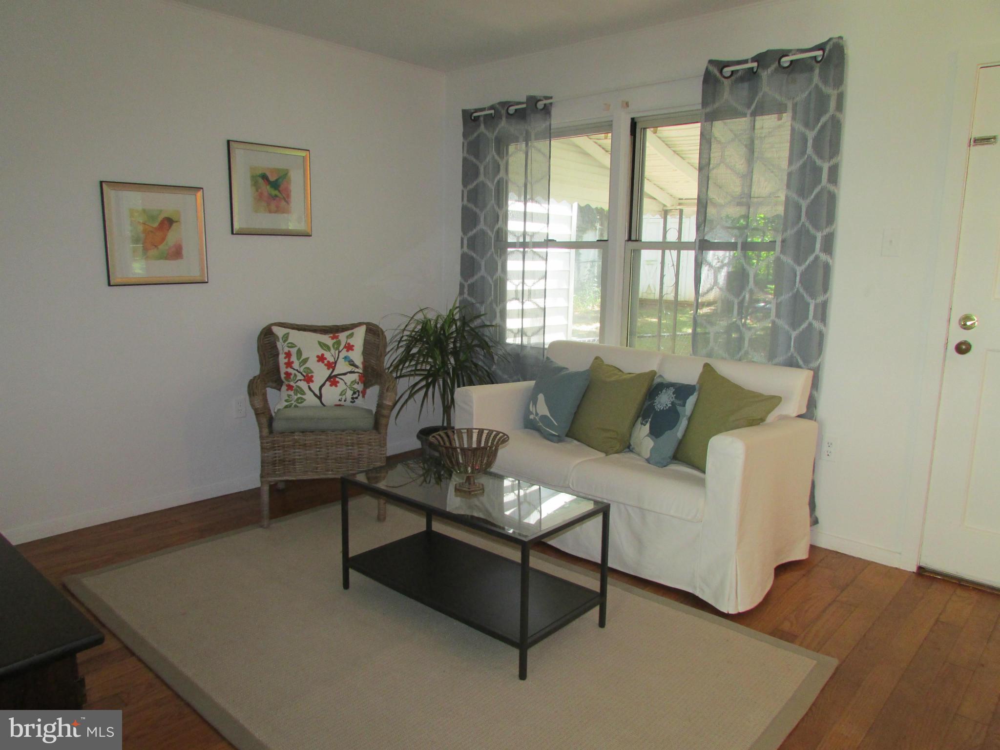 14 Ridge Road, Unit T Greenbelt, MD 20770 - Photo 2 of 6 Living Room