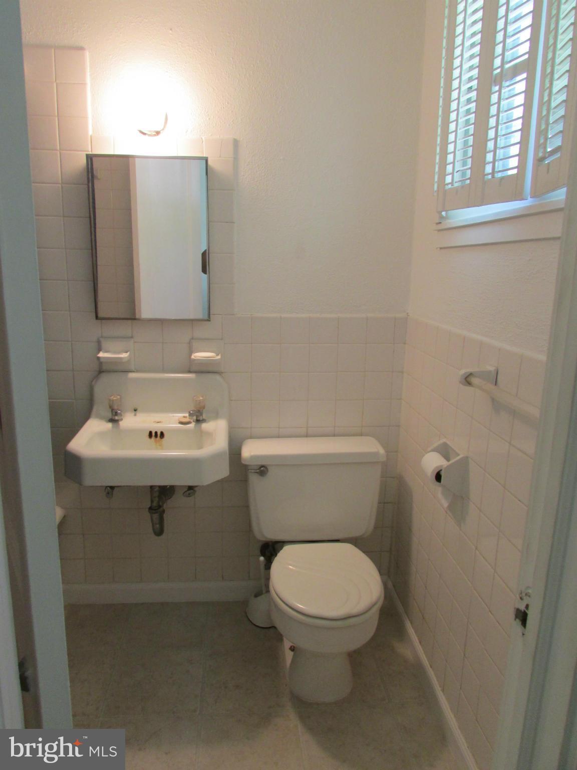 14 Ridge Road, Unit T Greenbelt, MD 20770 - Photo 5 of 6 Bath