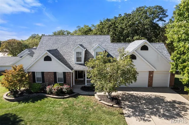 $535,000 | 120 Glenallen Drive, St. Peters, MO 63376