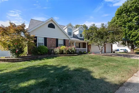 $535,000 | 120 Glenallen Drive, St. Peters, MO 63376