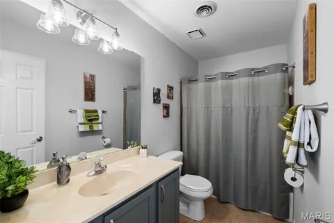 $535,000 | 120 Glenallen Drive, St. Peters, MO 63376