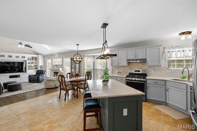 $535,000 | 120 Glenallen Drive, St. Peters, MO 63376