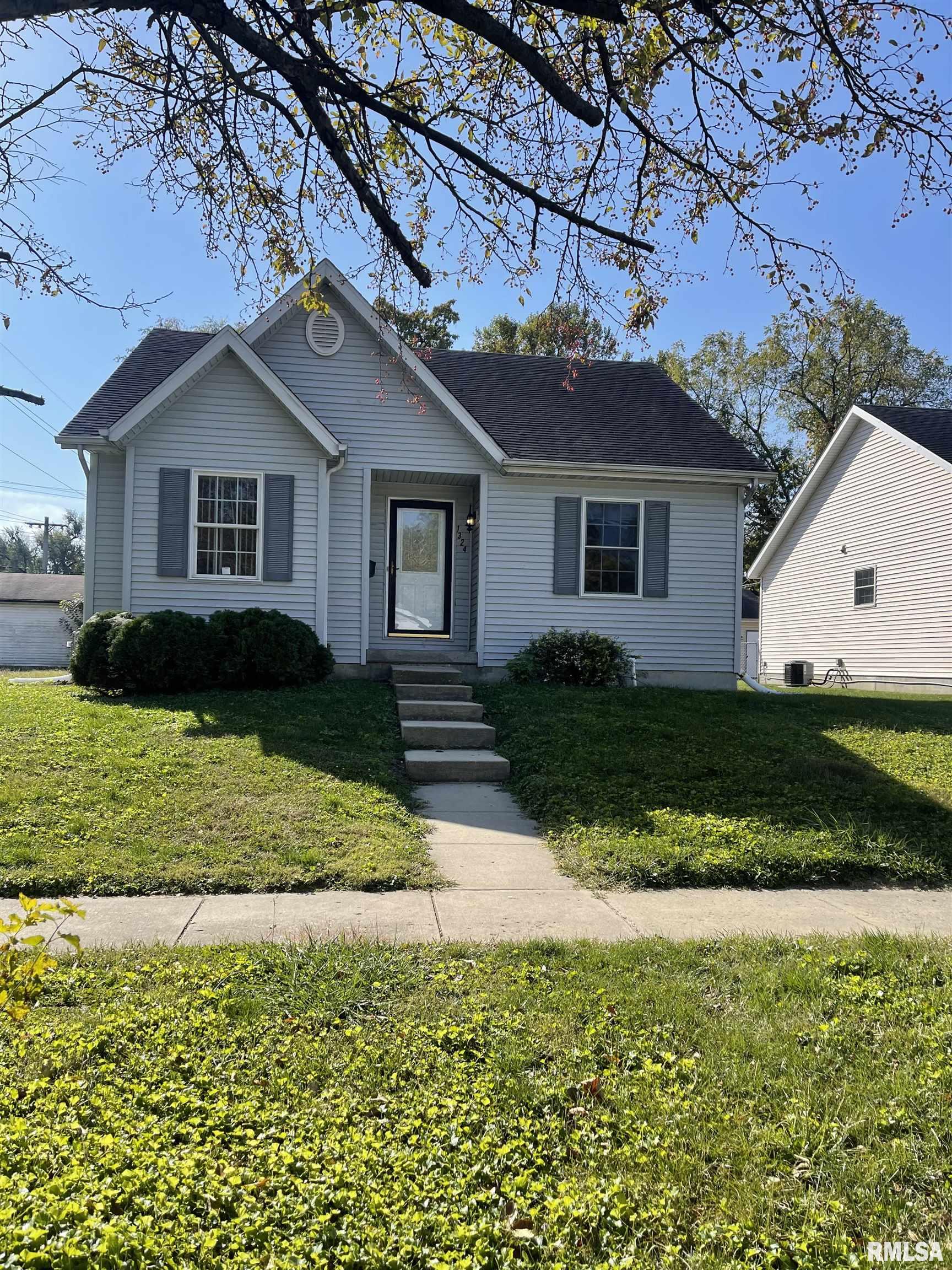 1324 East Jackson Street Springfield, IL 62703 - Photo 2 of 4