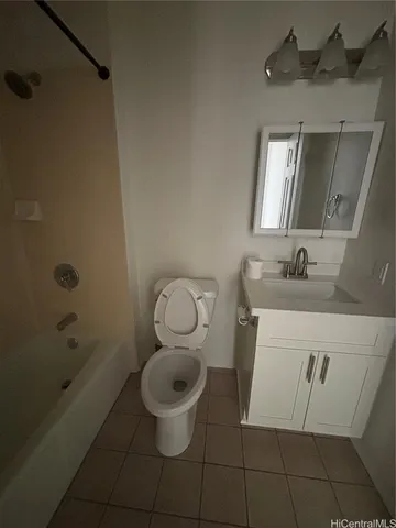 $3,400 | 521 Pepeekeo Street, Unit 3, Honolulu, HI 96825