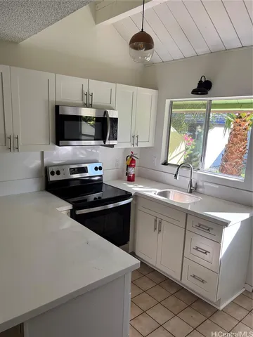 $3,400 | 521 Pepeekeo Street, Unit 3, Honolulu, HI 96825