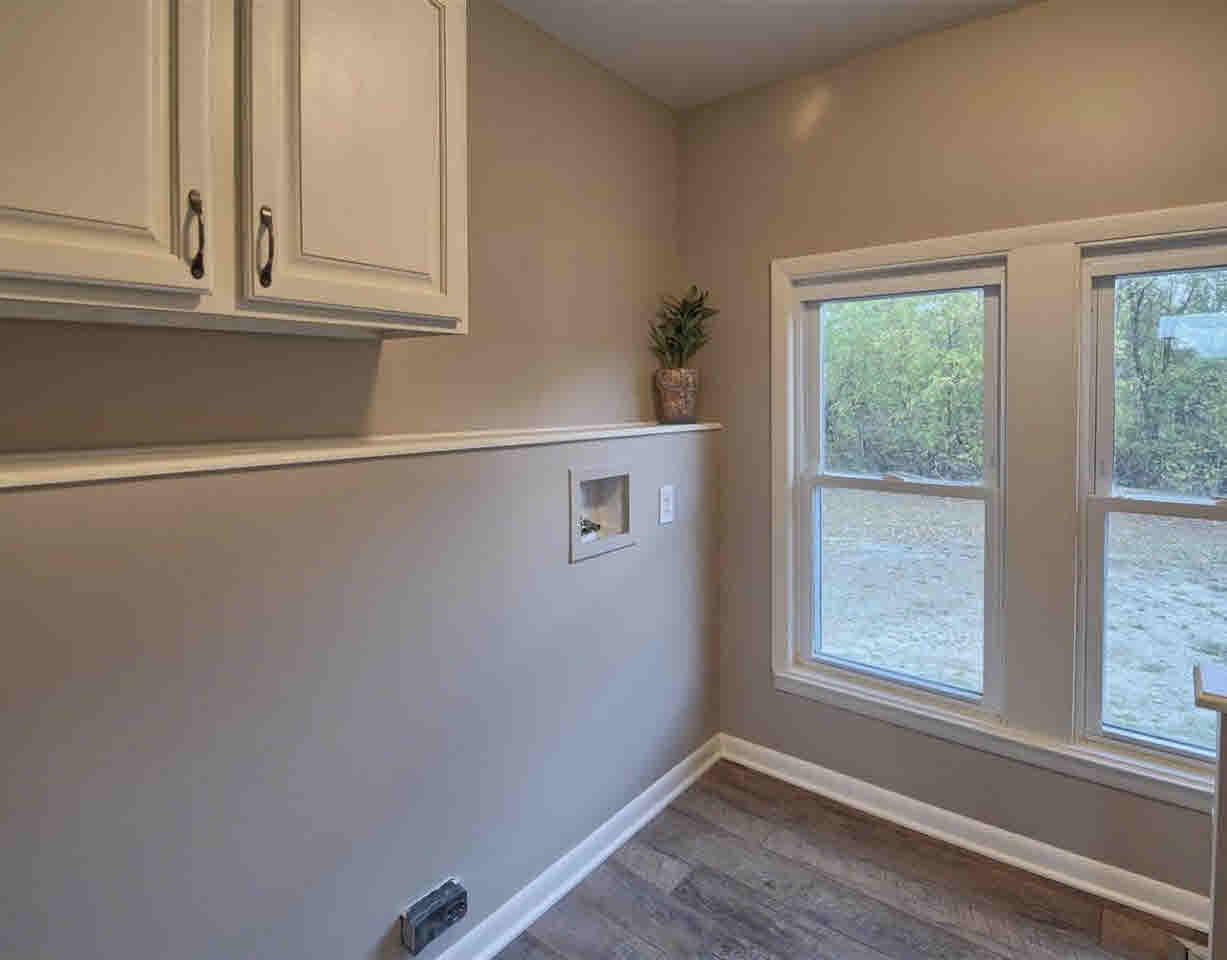 8021 Morrish Road Swartz Creek, MI 48473 - Photo 12 of 25 21375656-11.JPG