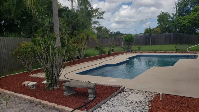 $3,900 | 7223 25th Drive West, Bradenton, FL 34209