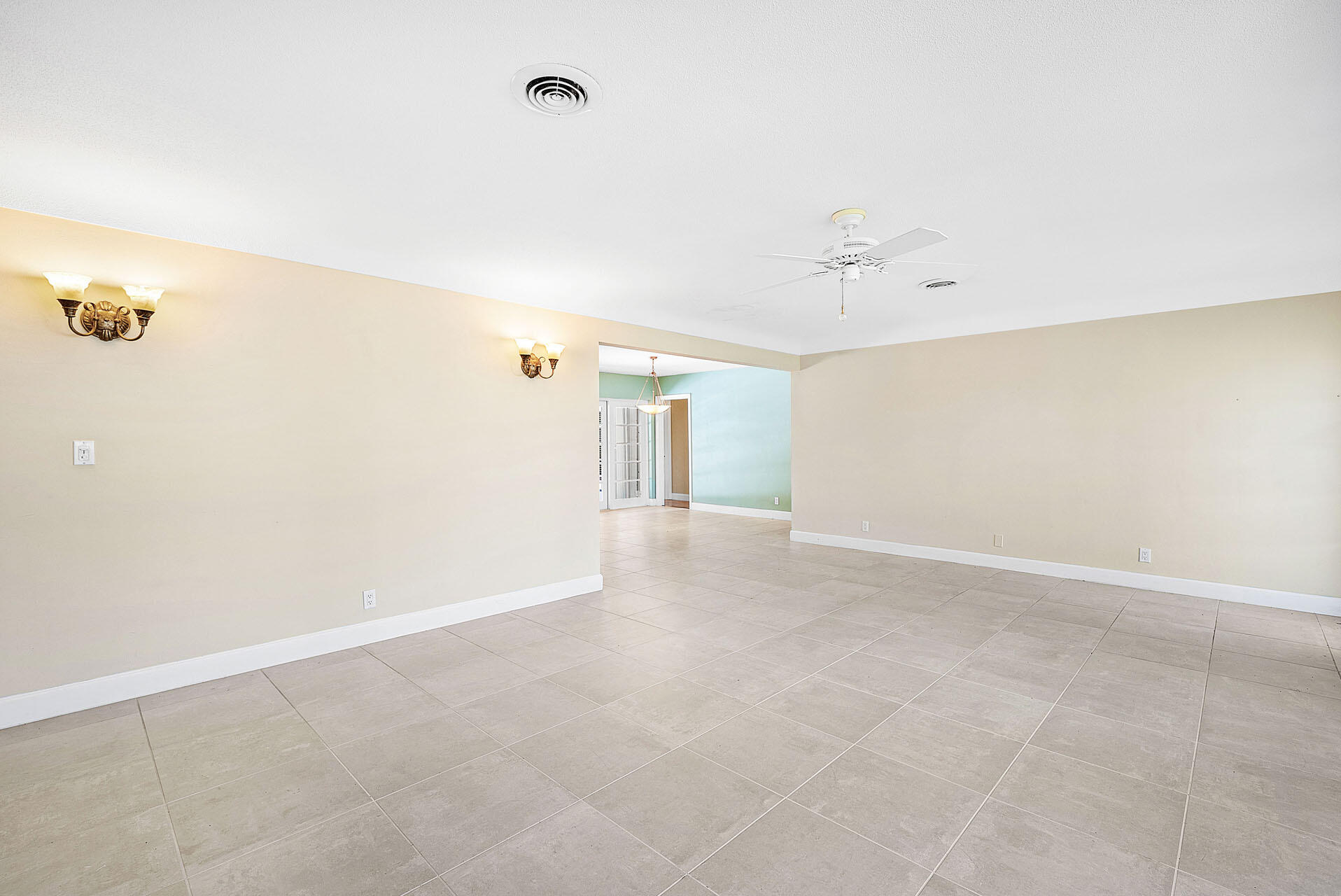 220 Southwest 9th Avenue Boca Raton, FL 33486 - Photo 10 of 42 a view of an empty room