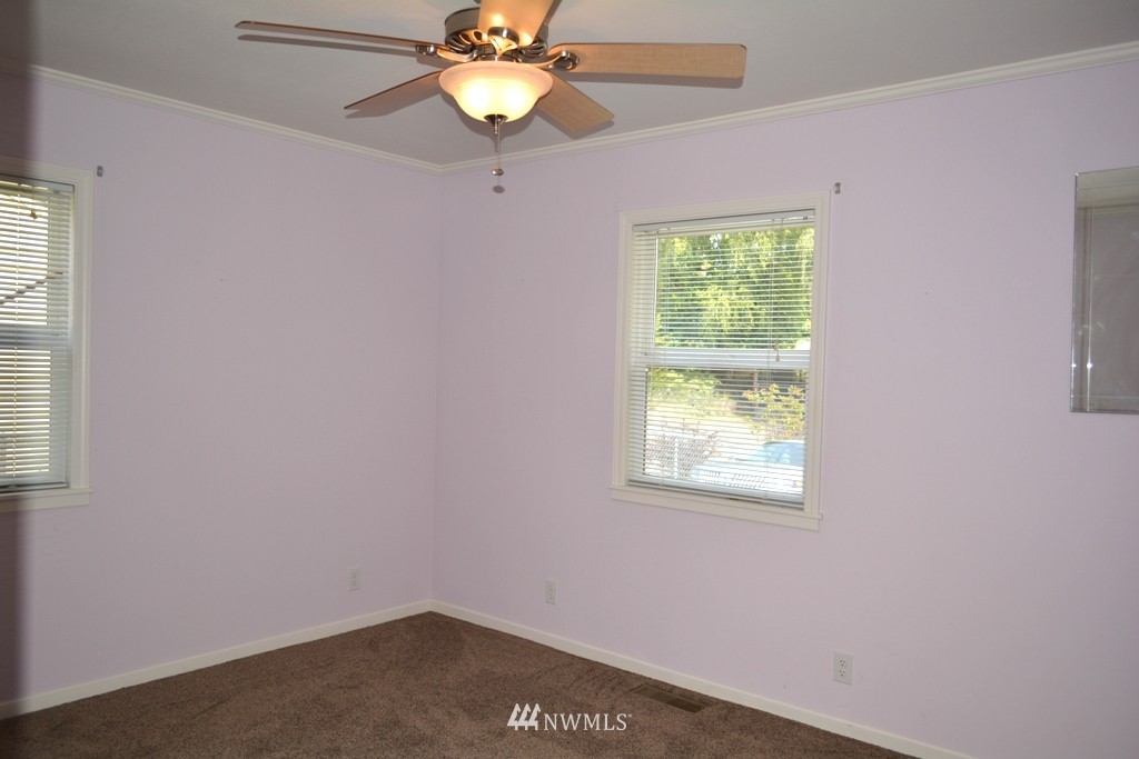 3225 Southwest Roxbury Street Seattle, WA 98126 - Photo 8 of 10 Gallery Image 8