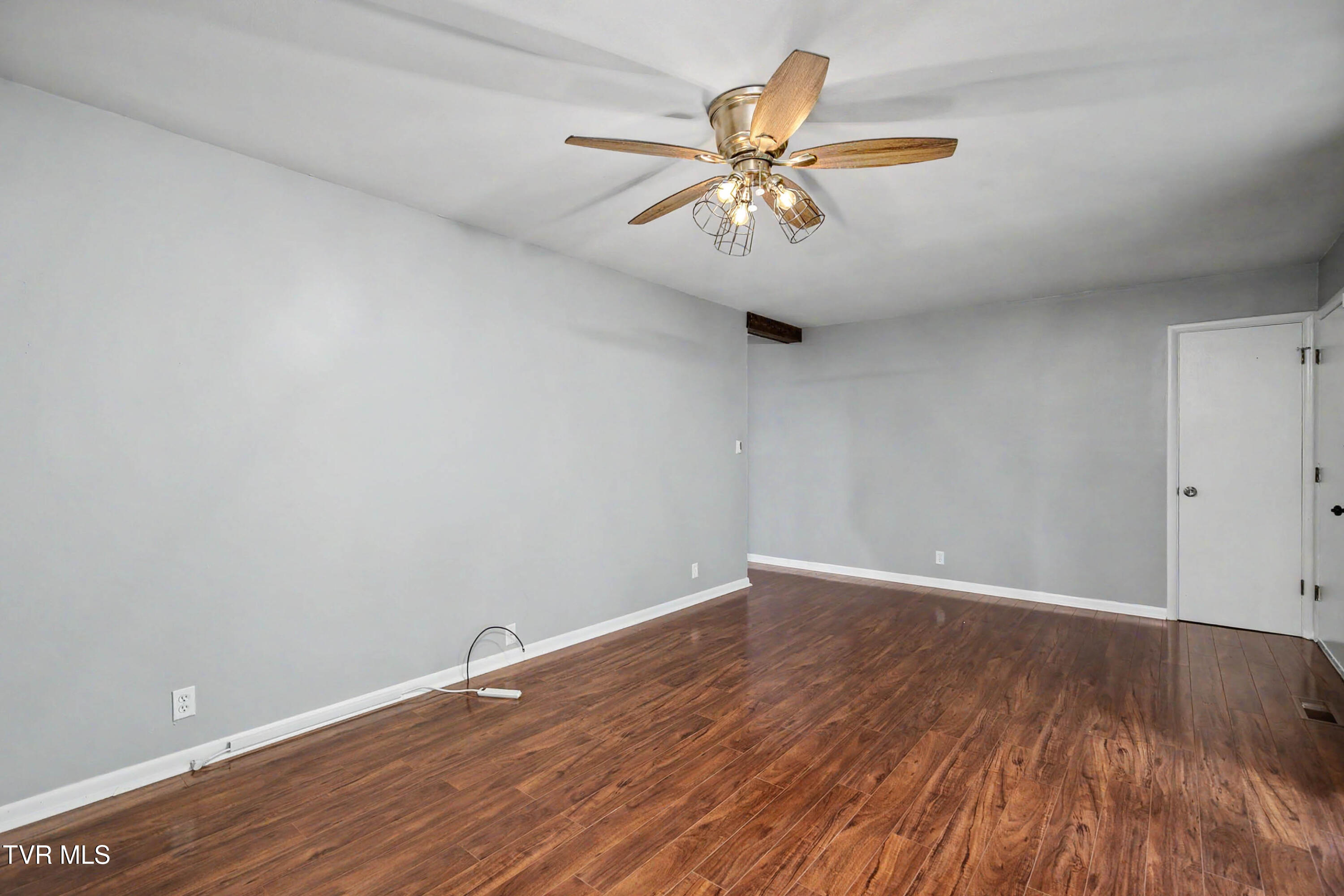 553 Bays View Road Kingsport, TN 37660 - Photo 9 of 34 553 Bays View Rd-9