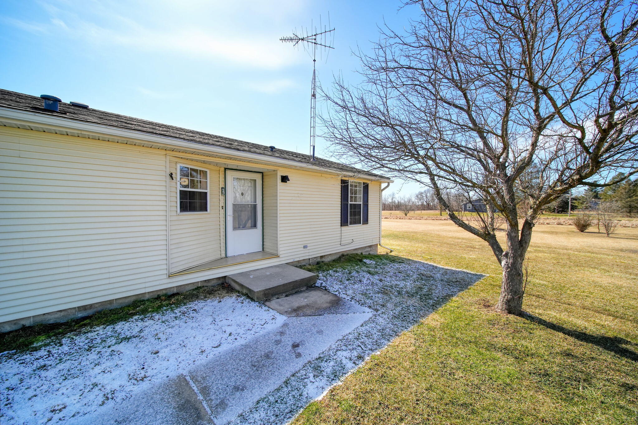 2941 Zion Road Rives Junction, MI 49277 - Photo 3 of 35 23-web-or-mls-DSC09245_HDR