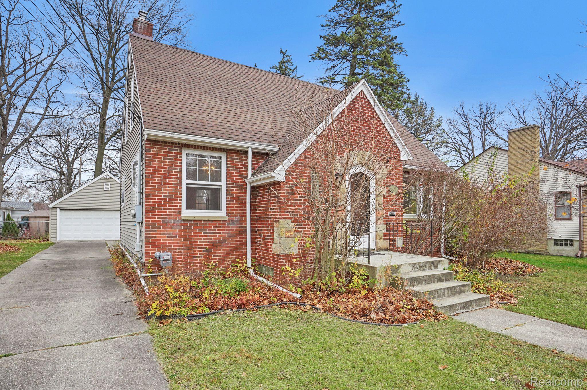 1418 West Rundle Avenue Lansing, MI 48910 - Photo 3 of 26 Gallery Image 3