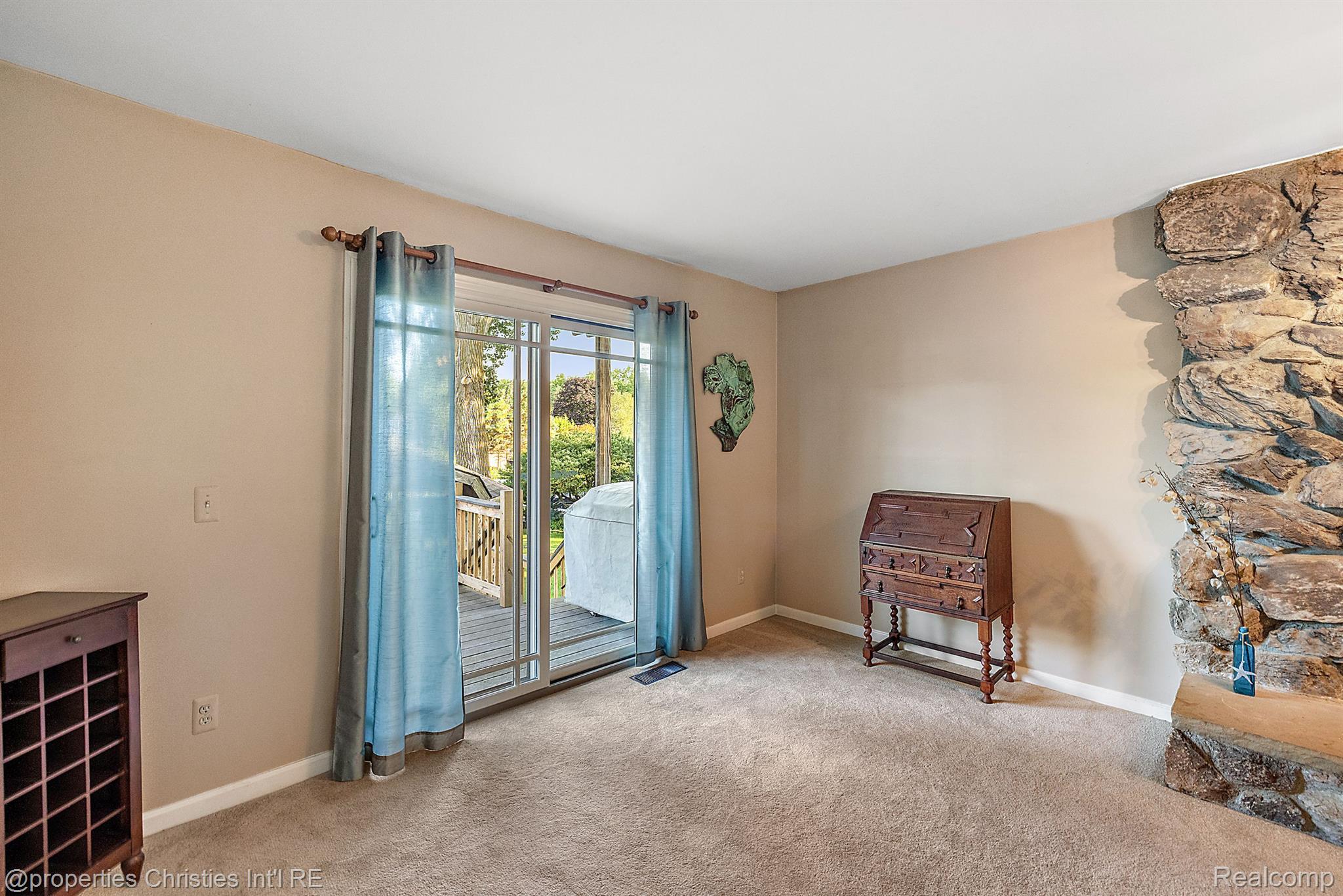3935 Pitt Road Waterford, MI 48328 - Photo 16 of 59 Gallery Image 16