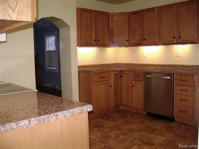 5481 Pratt Road Lapeer, MI 48446 - Photo 5 of 22 DSC05780-Inside (2).jpg