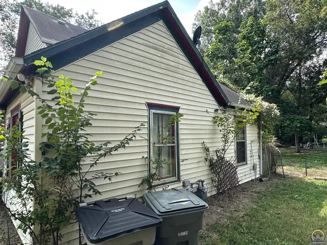 $44,900 | 219 South East Street, Emporia, KS 66801