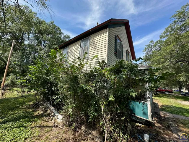 $44,900 | 219 South East Street, Emporia, KS 66801