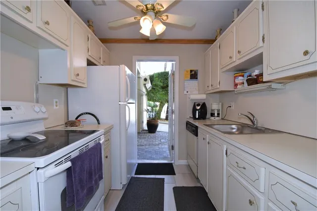 $229,900 | 2600 Diana Drive, Unit 114, Hallandale Beach, FL 33009