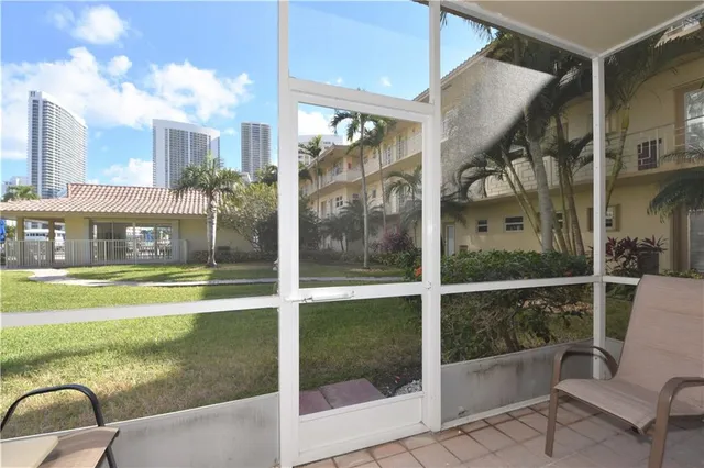 $229,900 | 2600 Diana Drive, Unit 114, Hallandale Beach, FL 33009