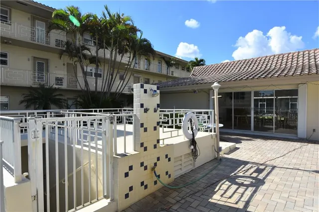 $229,900 | 2600 Diana Drive, Unit 114, Hallandale Beach, FL 33009