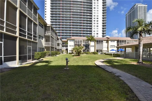 $229,900 | 2600 Diana Drive, Unit 114, Hallandale Beach, FL 33009