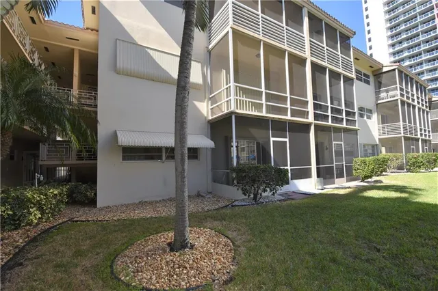 $229,900 | 2600 Diana Drive, Unit 114, Hallandale Beach, FL 33009