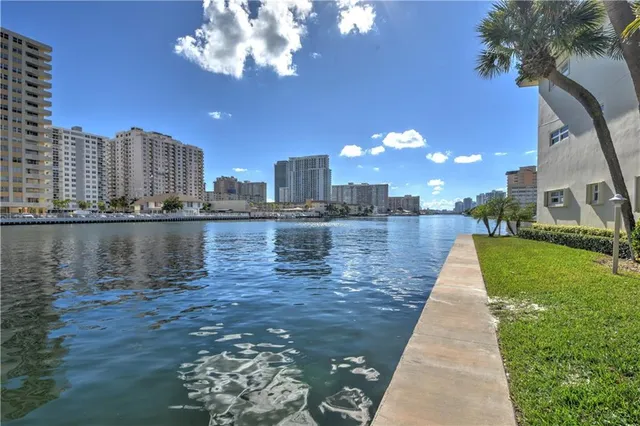 $229,900 | 2600 Diana Drive, Unit 114, Hallandale Beach, FL 33009