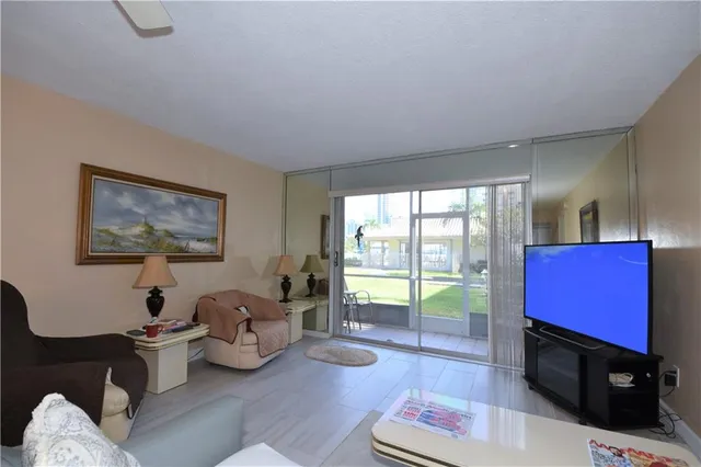 $229,900 | 2600 Diana Drive, Unit 114, Hallandale Beach, FL 33009