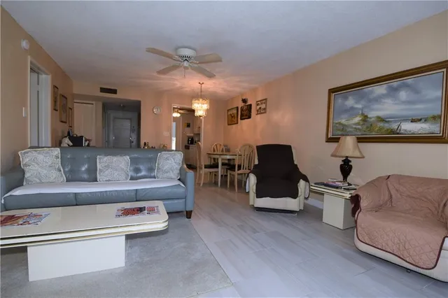 $229,900 | 2600 Diana Drive, Unit 114, Hallandale Beach, FL 33009