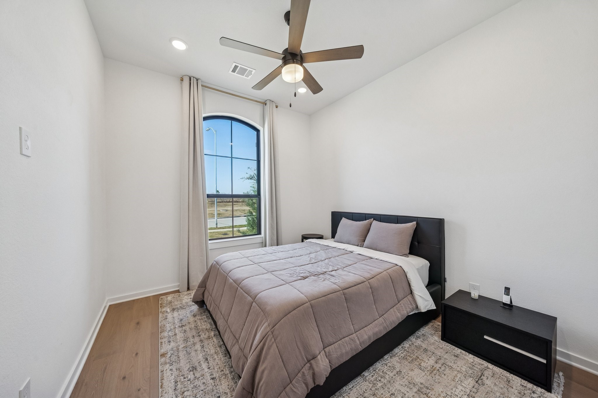 8703 Blue Grotto Lane Manvel, TX 77578 - Photo 21 of 43 Bedroom #2 located on the 1st floor overlooks the front yard.