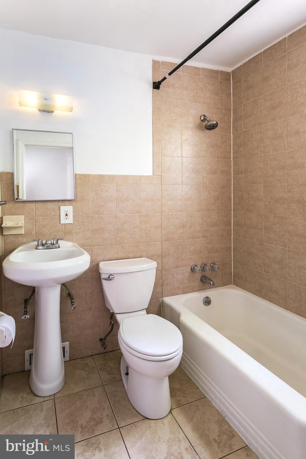 1124 Gleneagle Road Baltimore, MD 21239 - Photo 8 of 25 Apt 1