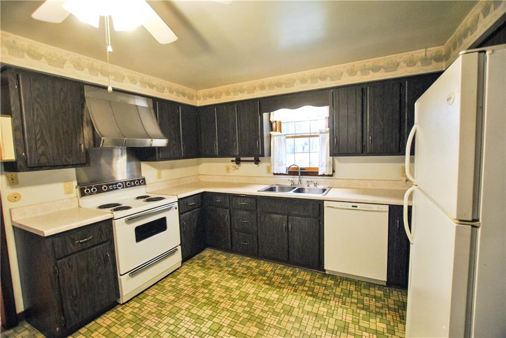 131 Rockdale Road Butler, PA 16002 - Photo 3 of 20