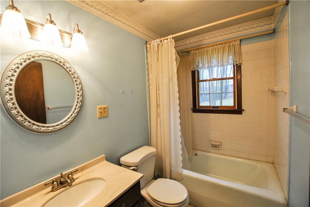 131 Rockdale Road Butler, PA 16002 - Photo 7 of 20