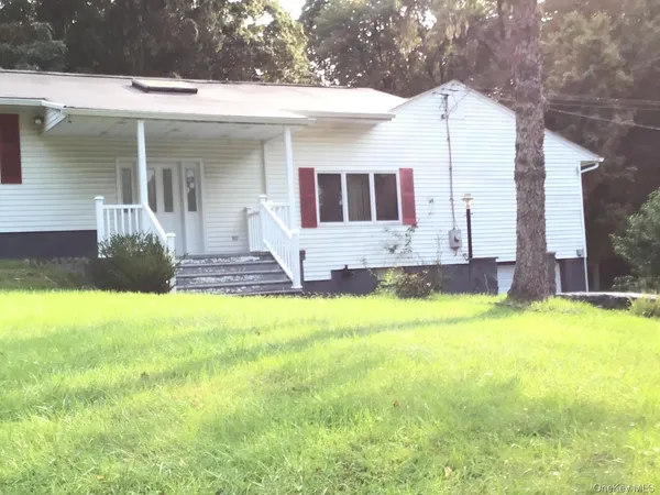 $3,600 | 10 Fenwood Drive, Unit B, Pawling, NY 12564