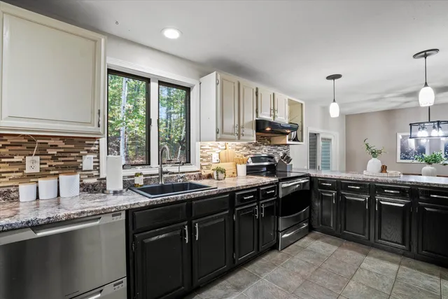 $445,000 | 81 Robinson Road, Unit A, Hudson, NH 03051