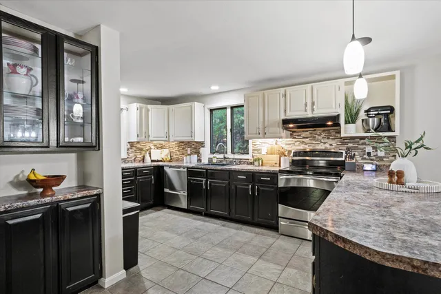 $445,000 | 81 Robinson Road, Unit A, Hudson, NH 03051