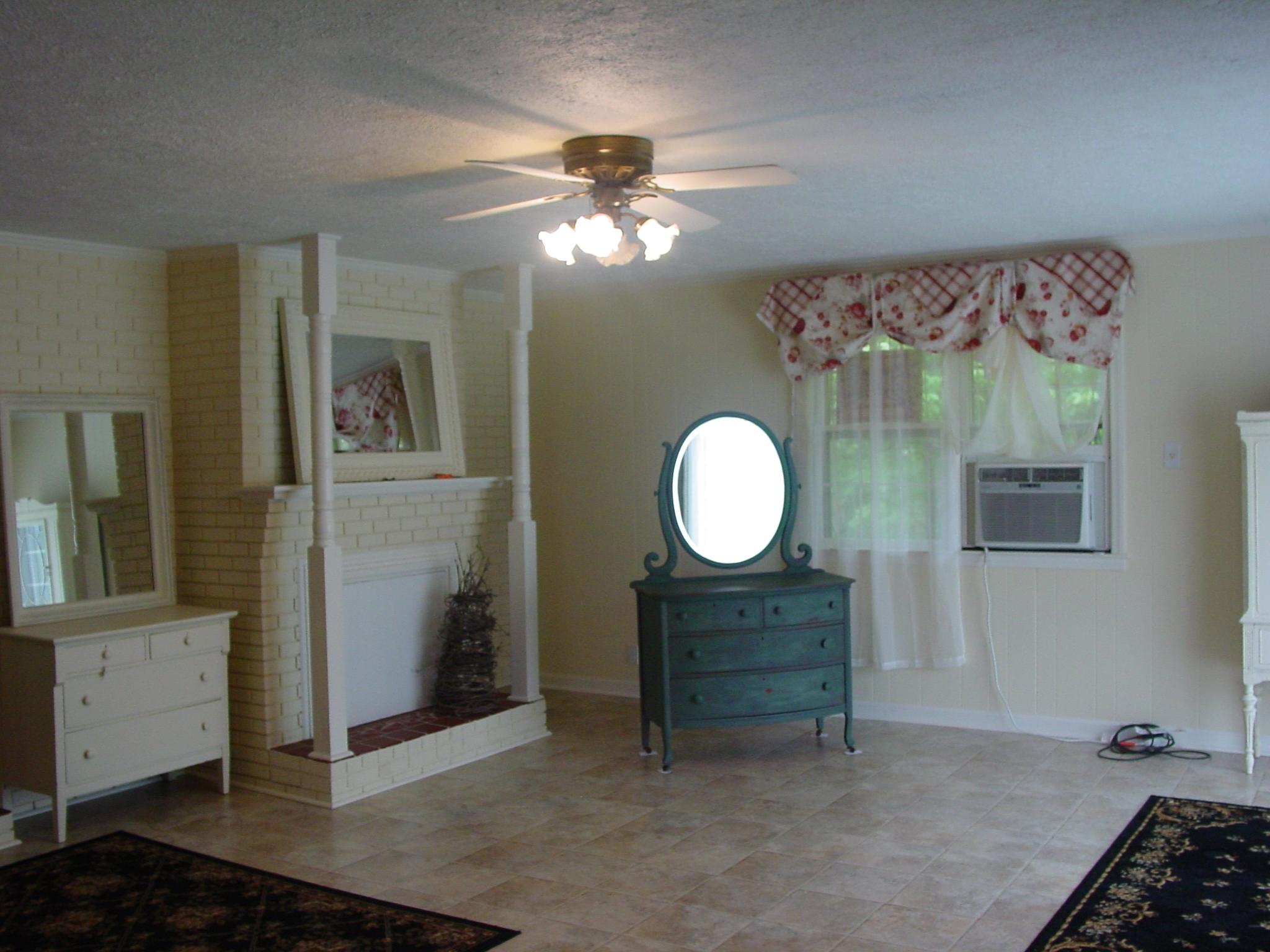 5222 Brooks Mill Road Glade Hill, VA 24092 - Photo 4 of 28 Family Room