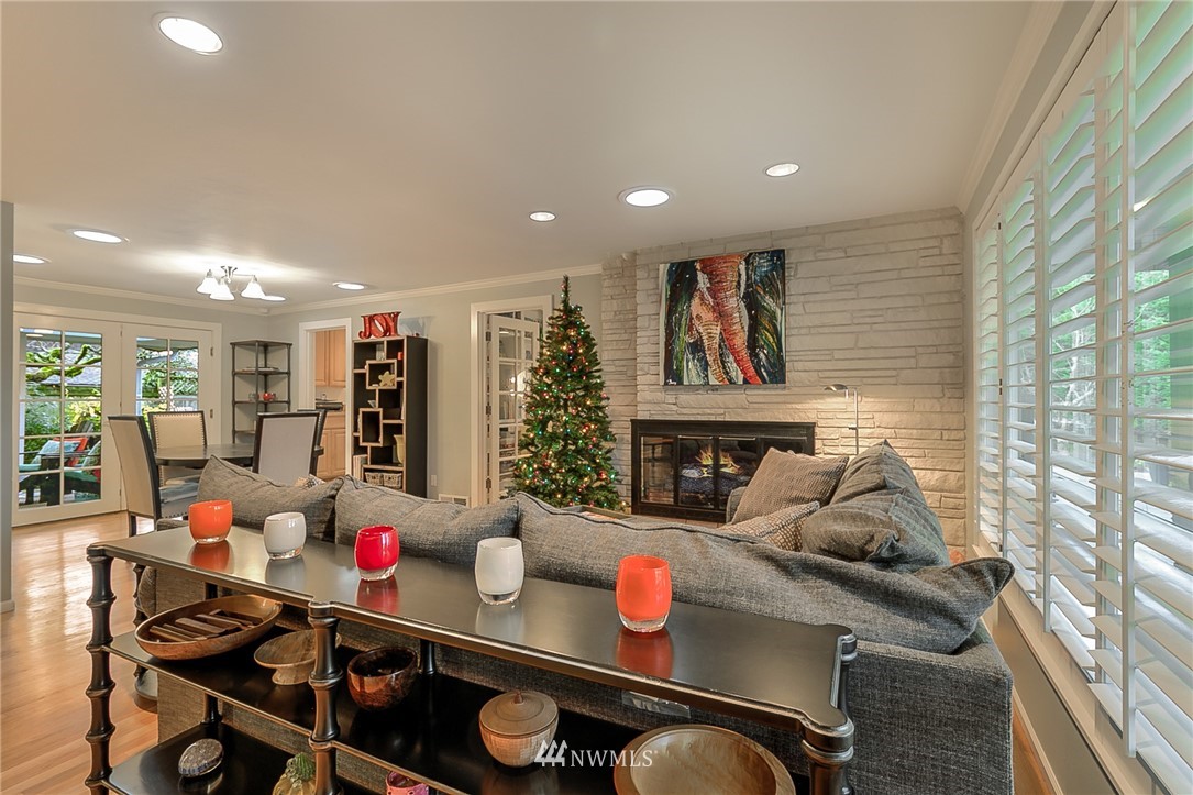 2831 Hunts Point Road Hunts Point, WA 98004 - Photo 14 of 25