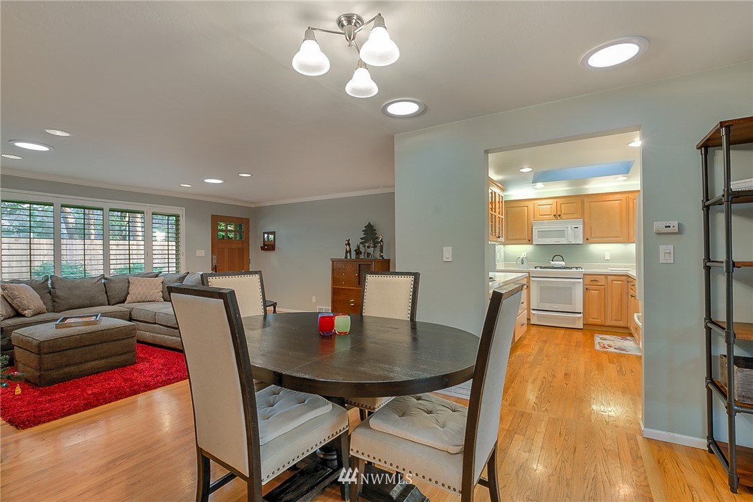 2831 Hunts Point Road Hunts Point, WA 98004 - Photo 16 of 25