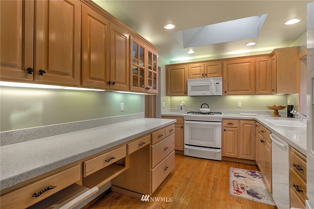 2831 Hunts Point Road Hunts Point, WA 98004 - Photo 19 of 25