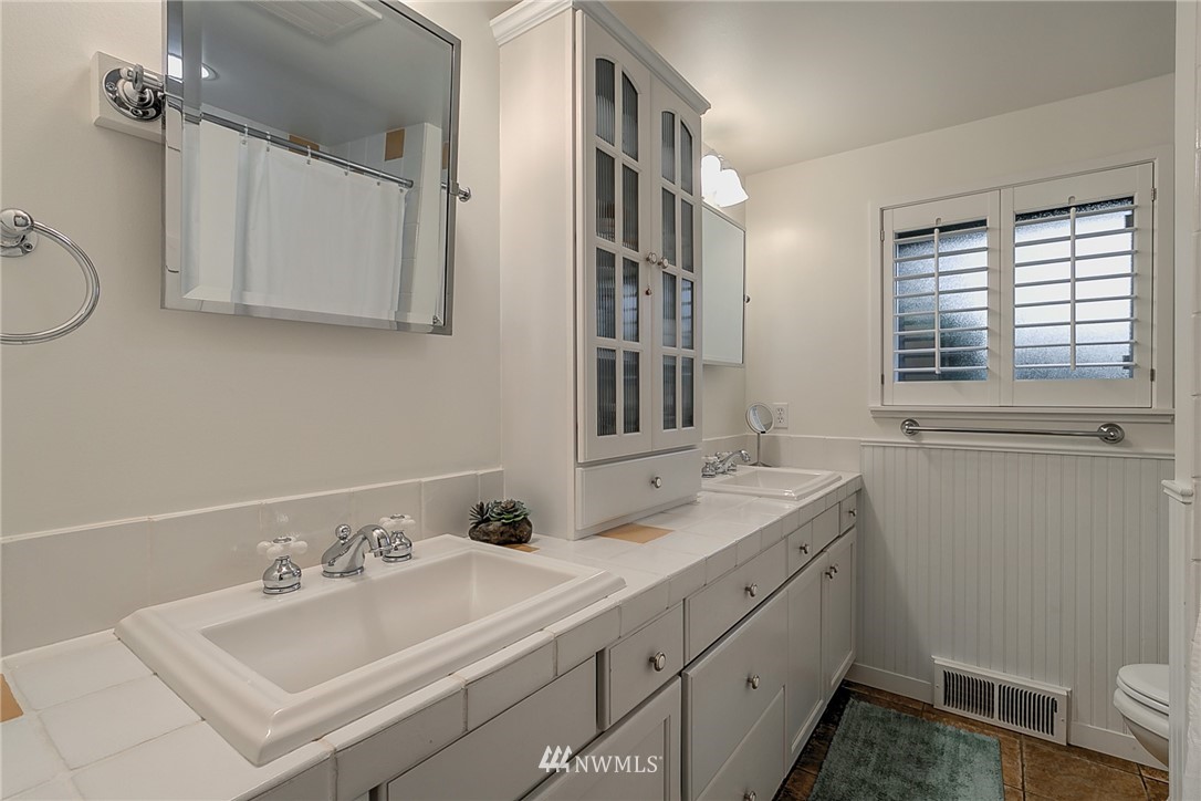 2831 Hunts Point Road Hunts Point, WA 98004 - Photo 24 of 25