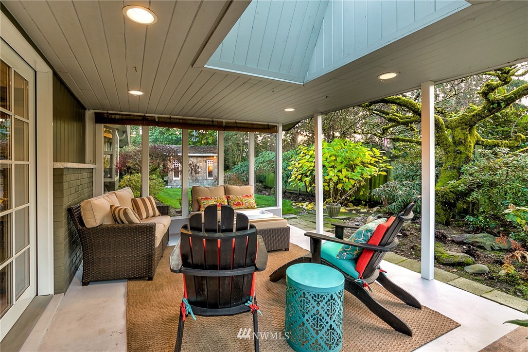 2831 Hunts Point Road Hunts Point, WA 98004 - Photo 5 of 25