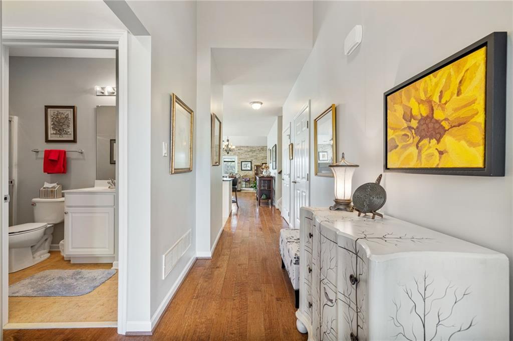 140 Independence Way Sewickley, PA 15143 - Photo 4 of 33 a very nice looking living room with a large window