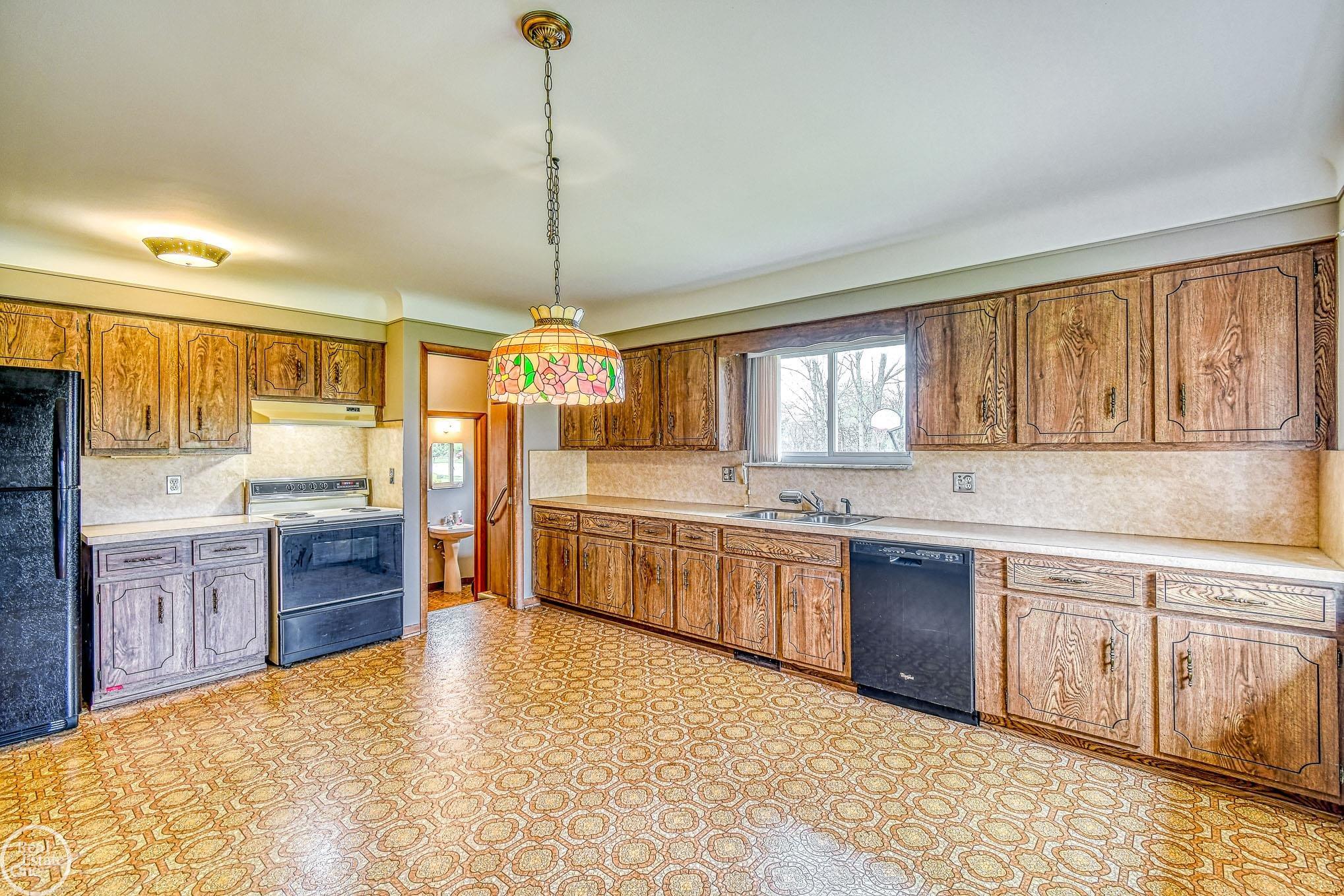 39460 Ryan Road Sterling Heights, MI 48310 - Photo 15 of 54 50106406-14.JPG