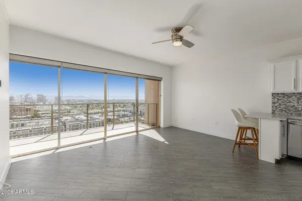 $185,000 | 4750 North Central Avenue, Unit E16, Phoenix, AZ 85012