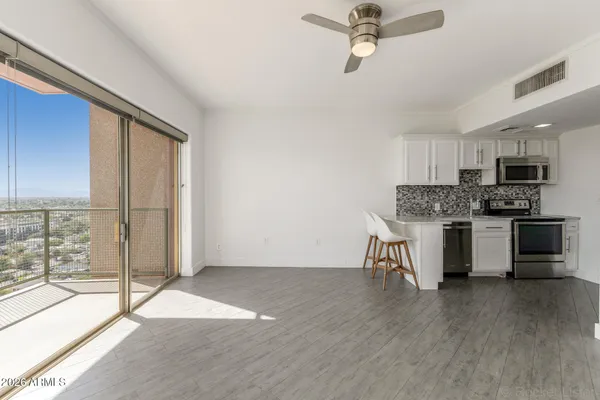 $185,000 | 4750 North Central Avenue, Unit E16, Phoenix, AZ 85012