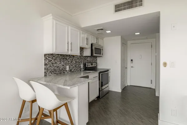 $185,000 | 4750 North Central Avenue, Unit E16, Phoenix, AZ 85012