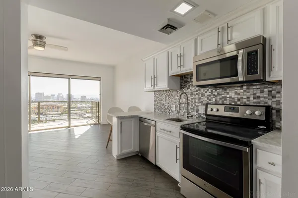 $185,000 | 4750 North Central Avenue, Unit E16, Phoenix, AZ 85012