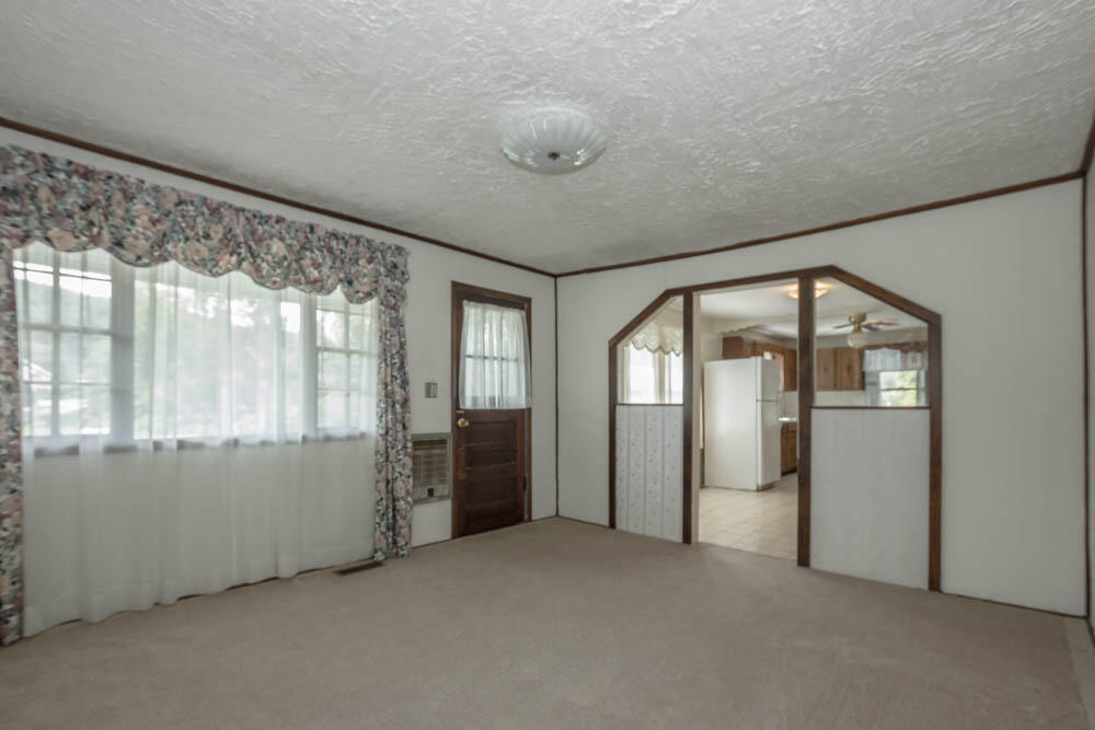 5764 Orebank Road Kingsport, TN 37664 - Photo 4 of 39 IMG_6137