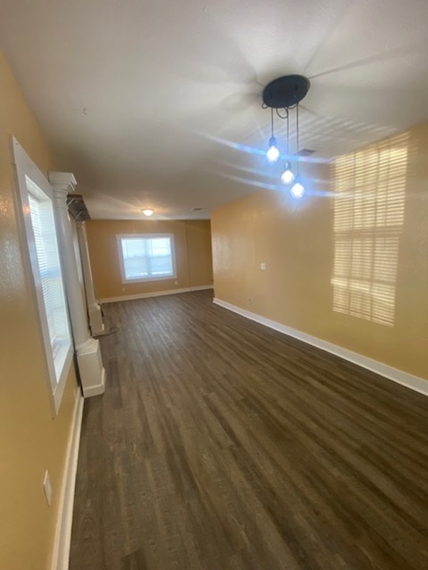 214 South Hackberry Avenue Luling, TX 78648 - Photo 12 of 22
